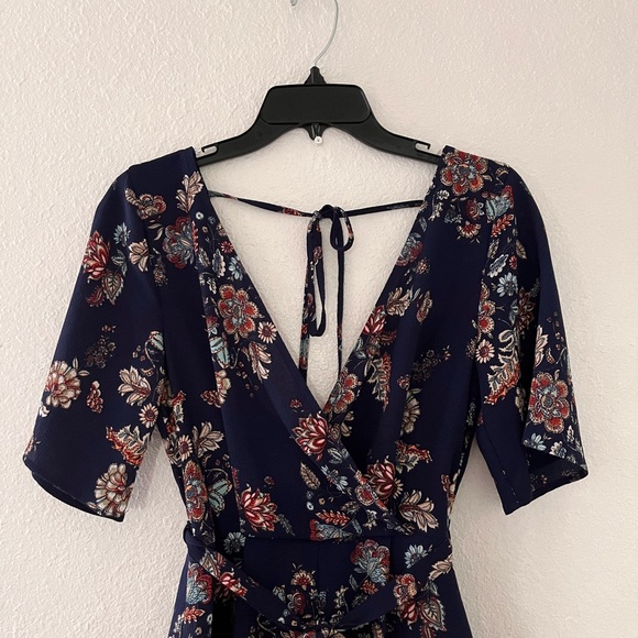 SZ:XS Blue Floral Print Romper - Picture 3 of 11